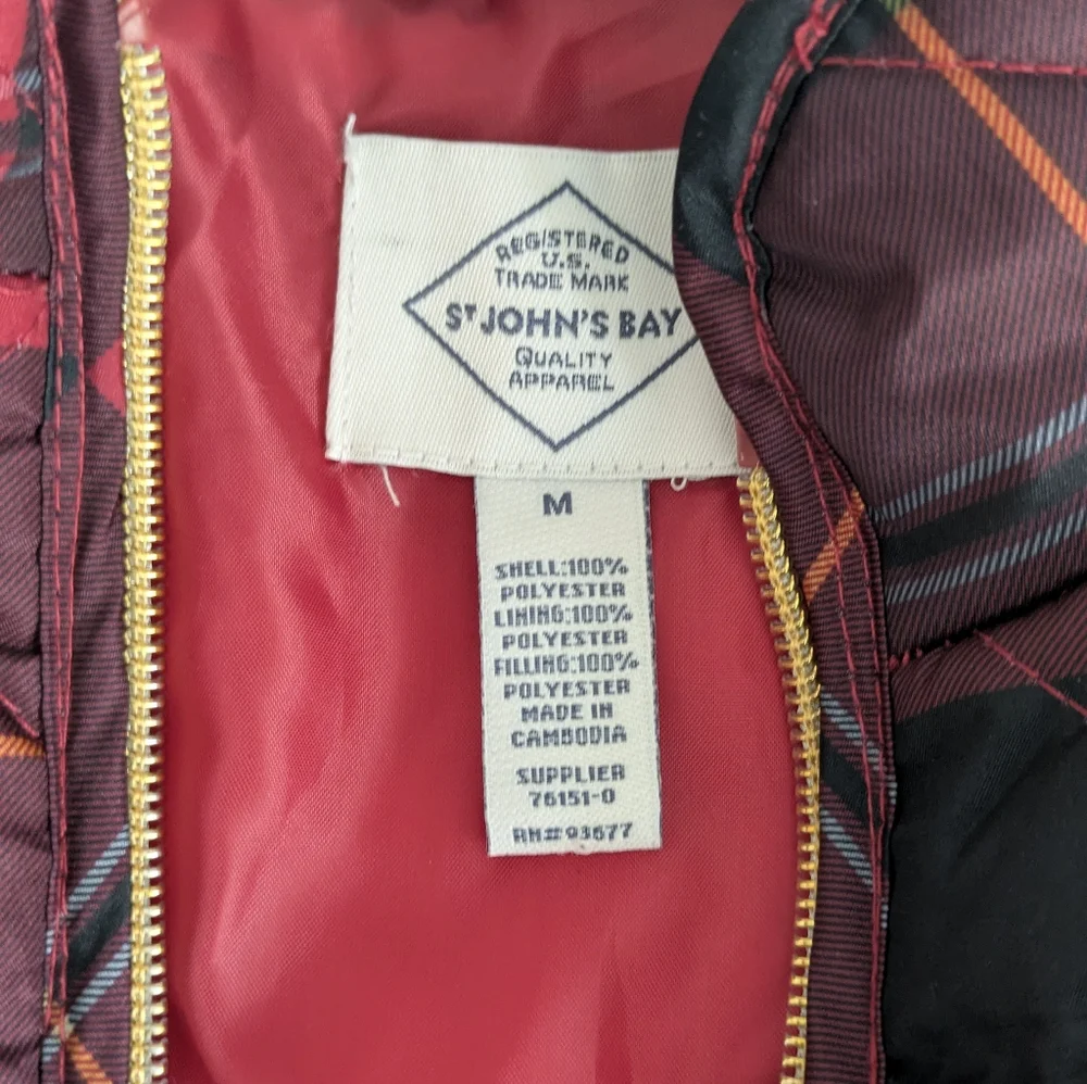 New St. John's Bay Womens Heavyweight Quilted Vest Size M Red Plaid Fall Preppy - Picture 10 of 11